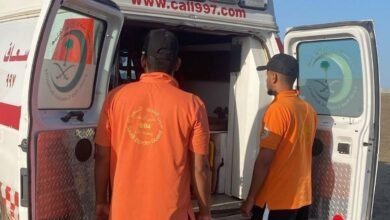 فرق حرس الحدود وسيارة إسعاف