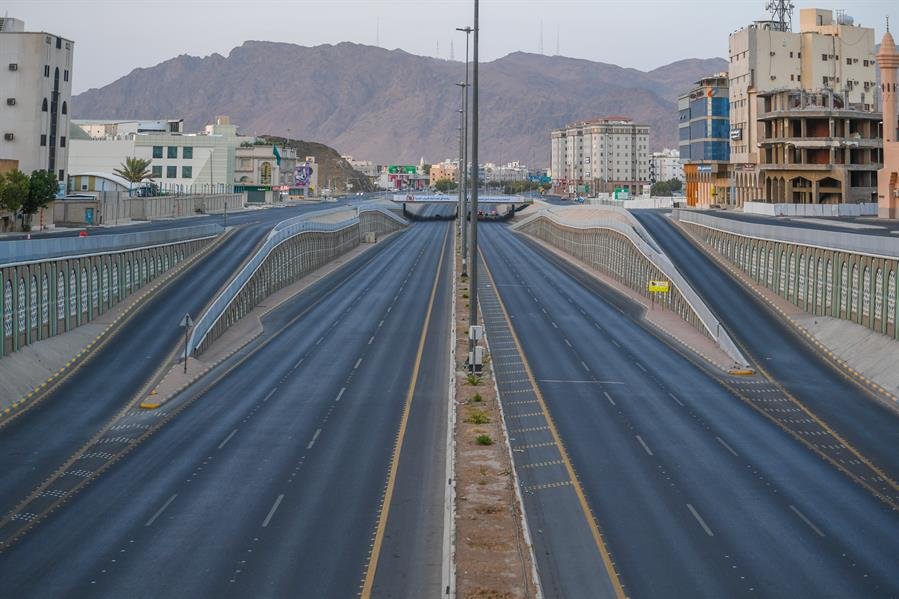 صورة لطريق في المدينة المنورة، ولا توثق بالضرورة المداخل الجديدة